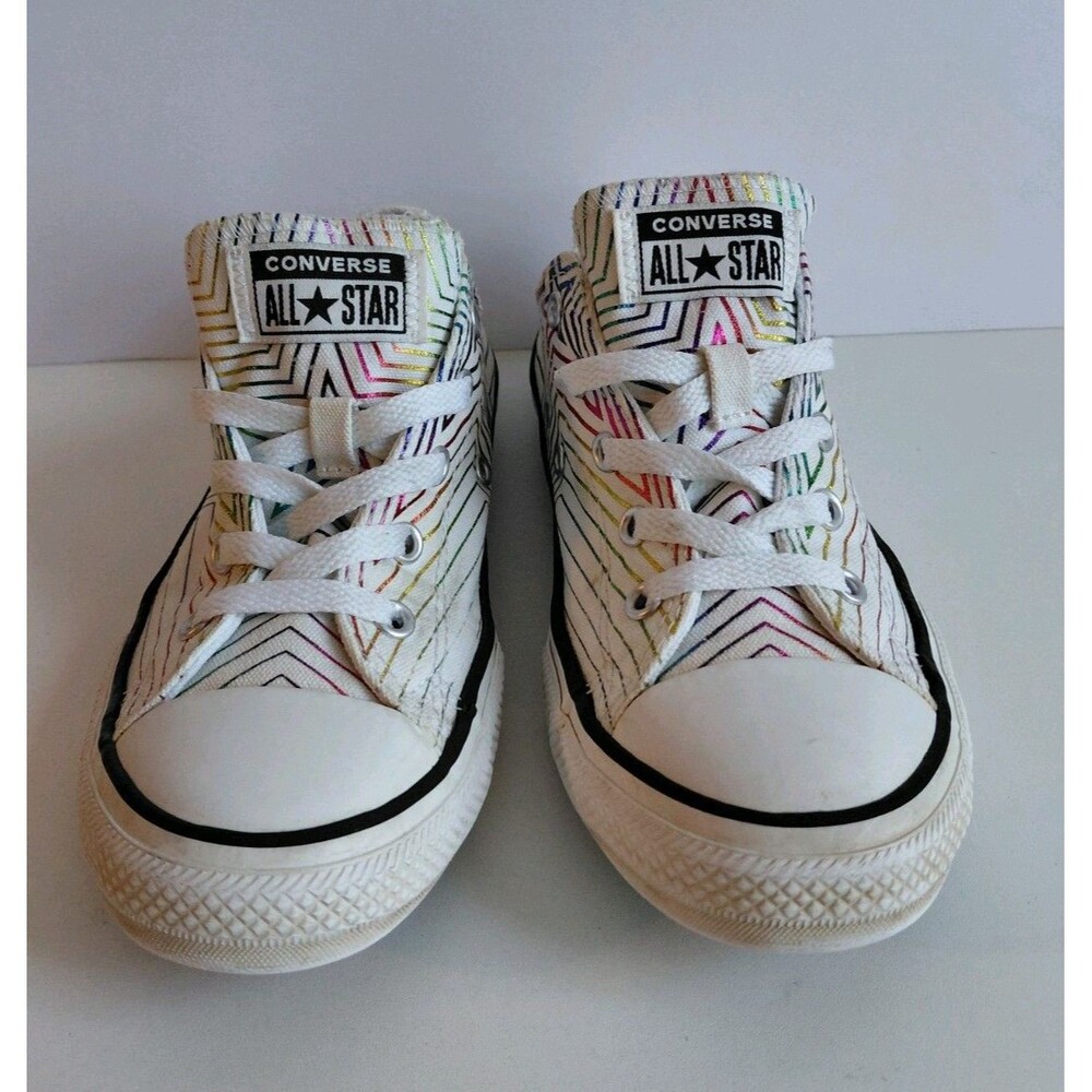 Converse All Star Junior Girls Size 2.5 Low Top White/Mulitcolor Stars